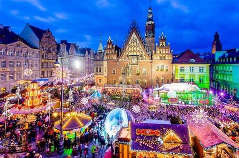 Foto realizzata dall'alto durante i mercatini di Breslavia